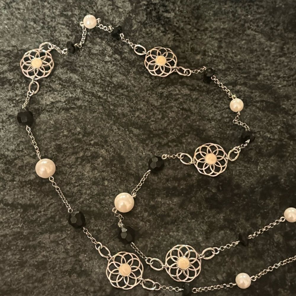 lia sophia beaded white black & silver necklace
